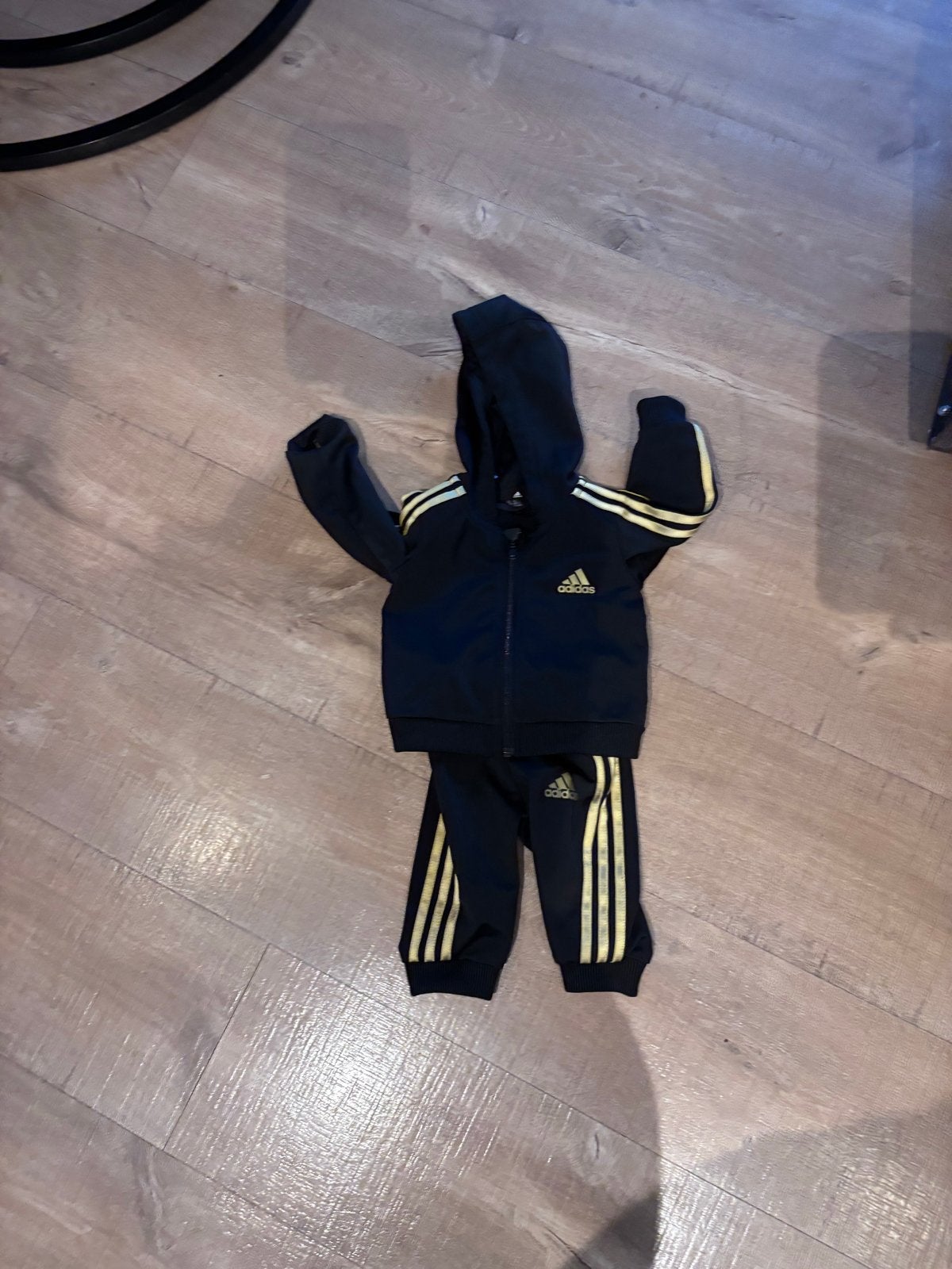 Adidas trainingspakje maat 62, Ophalen of Verzenden, Gebruikt, Jongetje of Meisje, Pakje