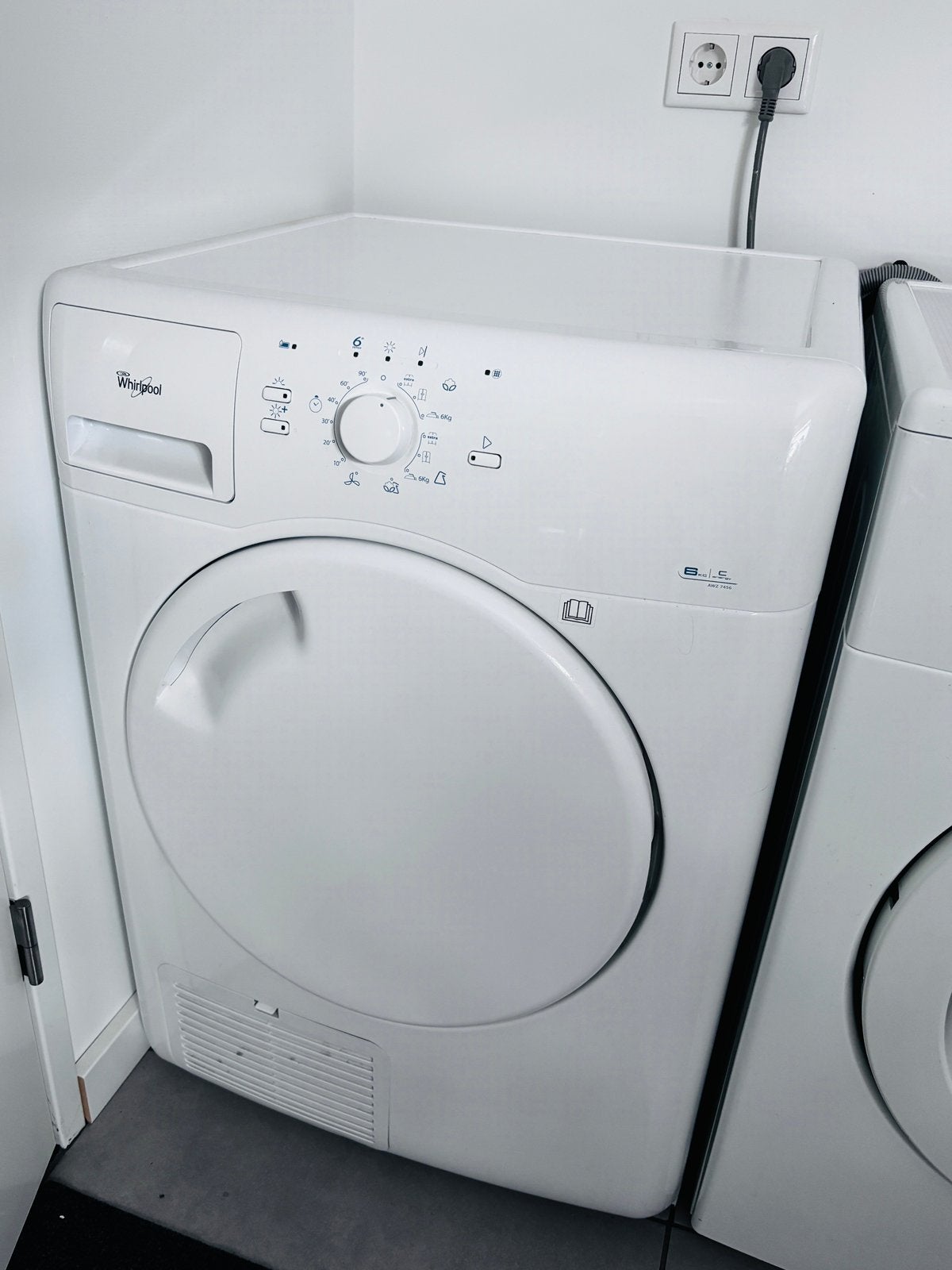 Whirlpool Condensdroger - Zeer nette staat, werkt perfe, Ophalen, 6 tot 8 kg, Gebruikt, Voorlader