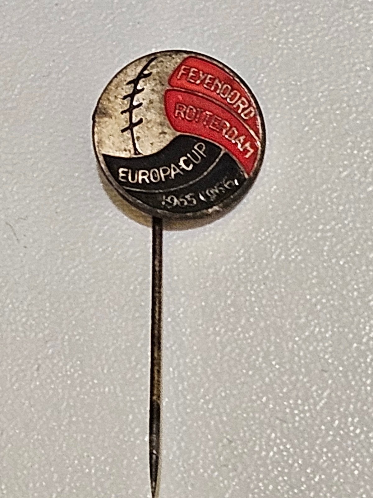 Feyenoord speldje Europa cup 65-66, Verzamelen, Ophalen of Verzenden, Gebruikt, Feyenoord, Overige typen