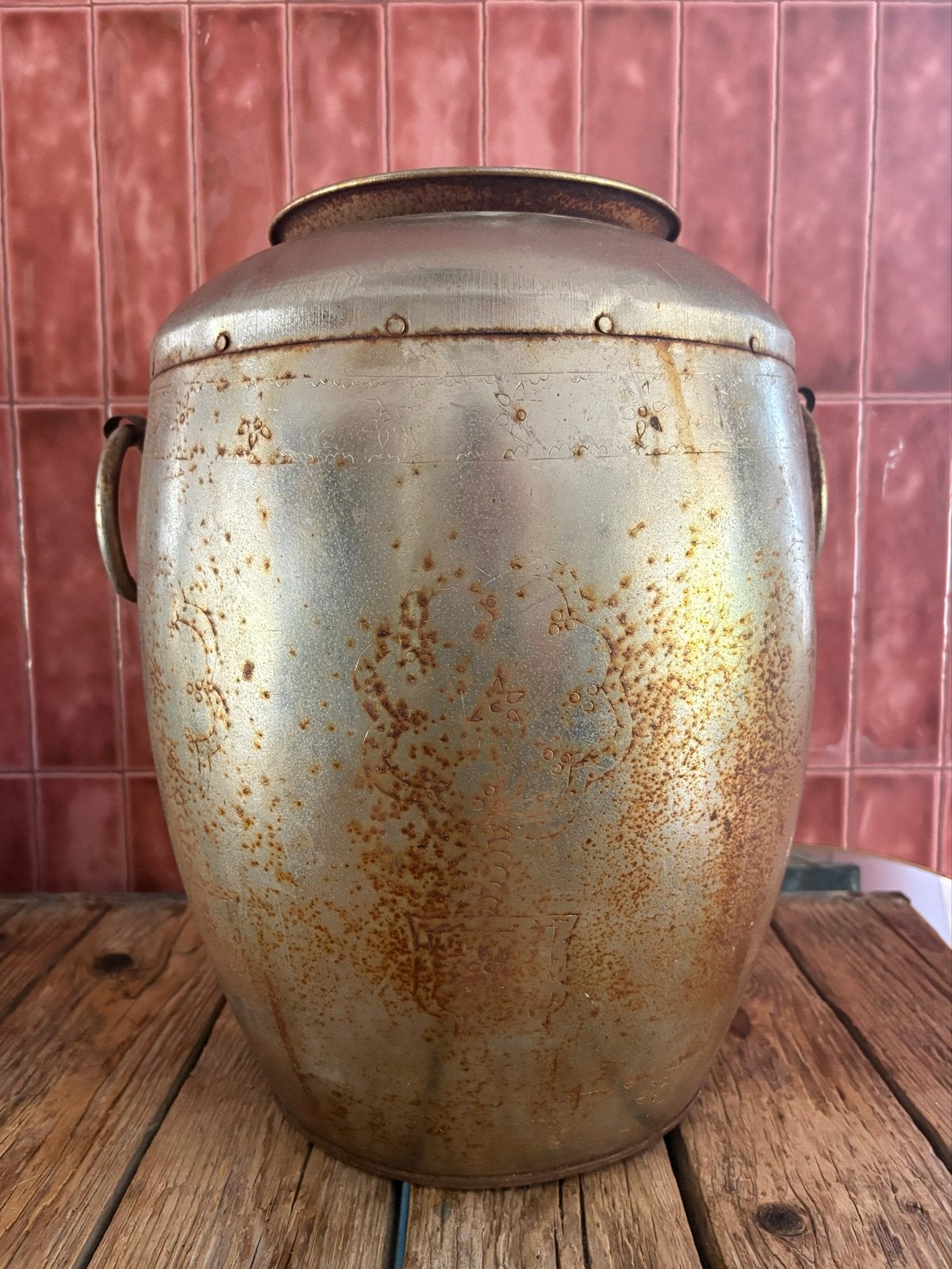 Grote metalen kruik, Huis en Inrichting, Ophalen, Gebruikt, 45 cm, Met handvat