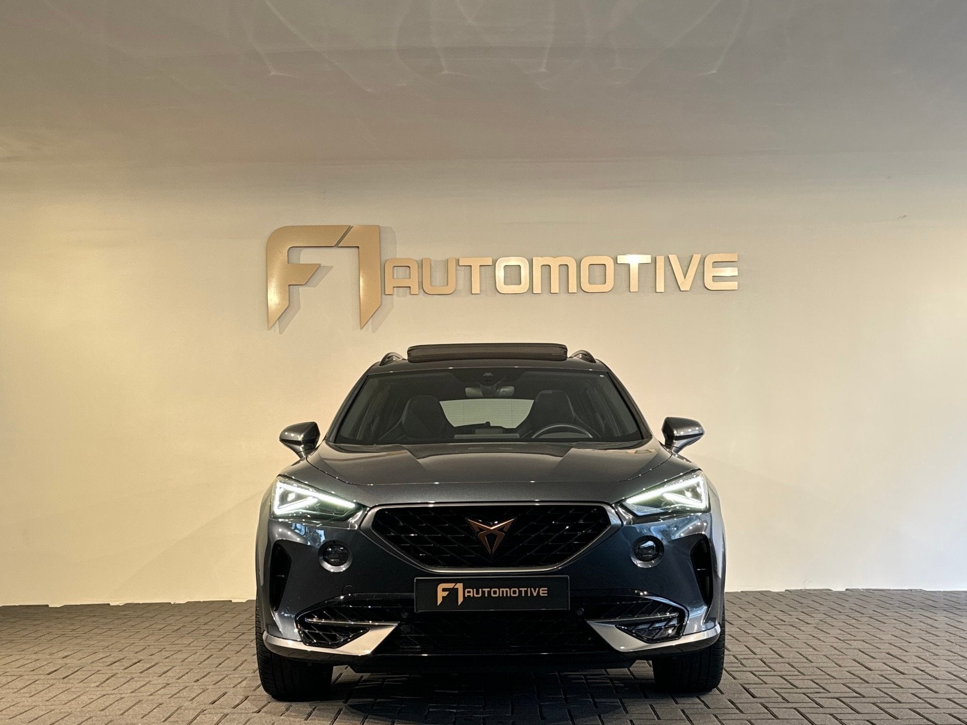 Cupra FORMENTOR 2.0 TSI 4DRIVE Pano|Kuipstoelen|Beats|Sfeerv, Auto's, Dealer onderhouden, Euro 6, 4 cilinders, Leder en Stof
