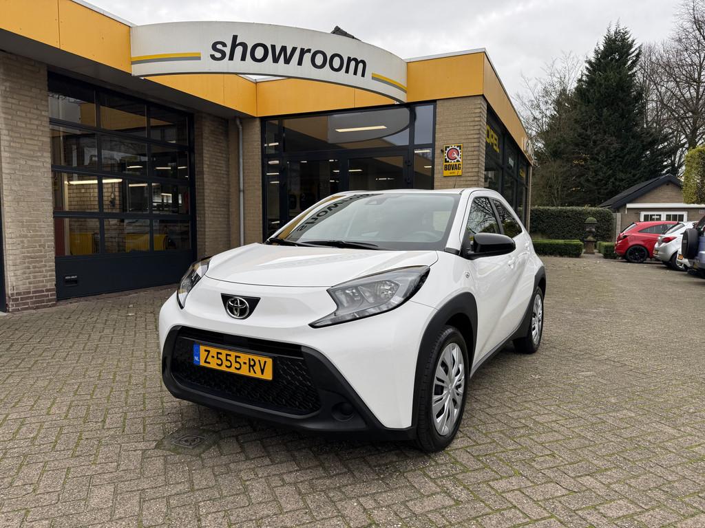 Toyota Aygo X 1.0 VVT-i S-CVT Play Automaat Navi Camera Carp, Gebruikt, Start-stop-systeem, 4 stoelen, Wit