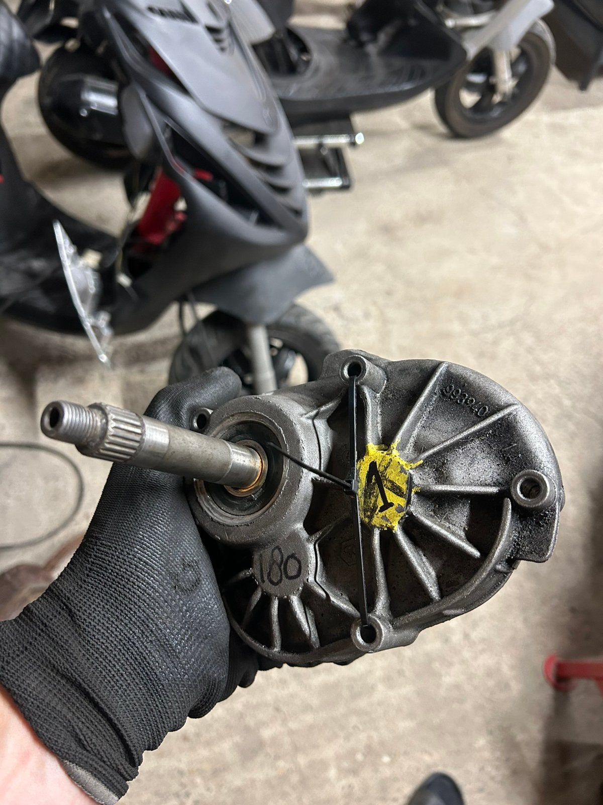 1. 180cc piaggio vertanding, Ophalen of Verzenden