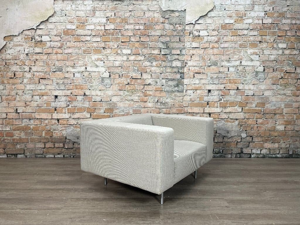 Moooi Bottoni fauteuil beige bij TheReSales, Ophalen, Design, 75 tot 100 cm, Zo goed als nieuw