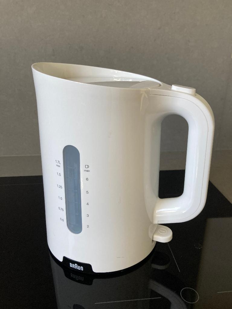 Waterkoker Wit Braun, Witgoed en Apparatuur, Waterkokers, 1 tot 2 liter, Ophalen, Zo goed als nieuw