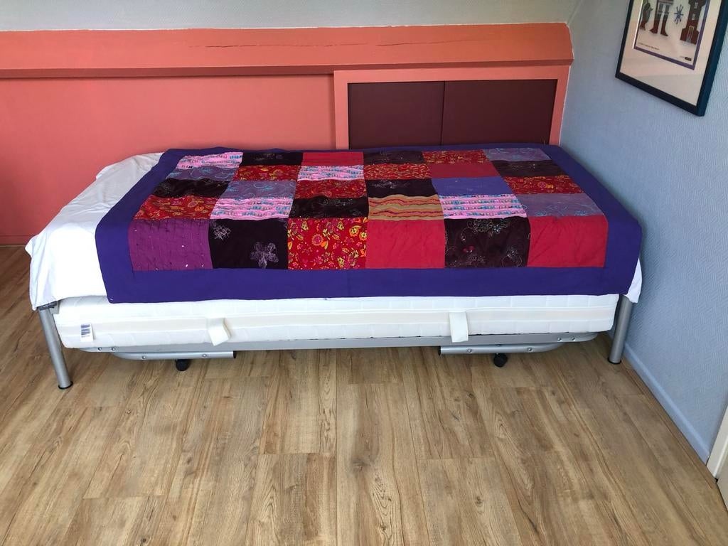 Uitschuifbaar (logeer-)bed, Ophalen, Tweepersoons, 80 cm, 200 cm