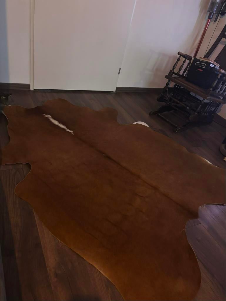 Prachtig bruin koeienhuid vloerkleed - Natuurlijk en uniek, Huis en Inrichting, Stoffering | Tapijten en Kleden, Gebruikt, 150 tot 200 cm