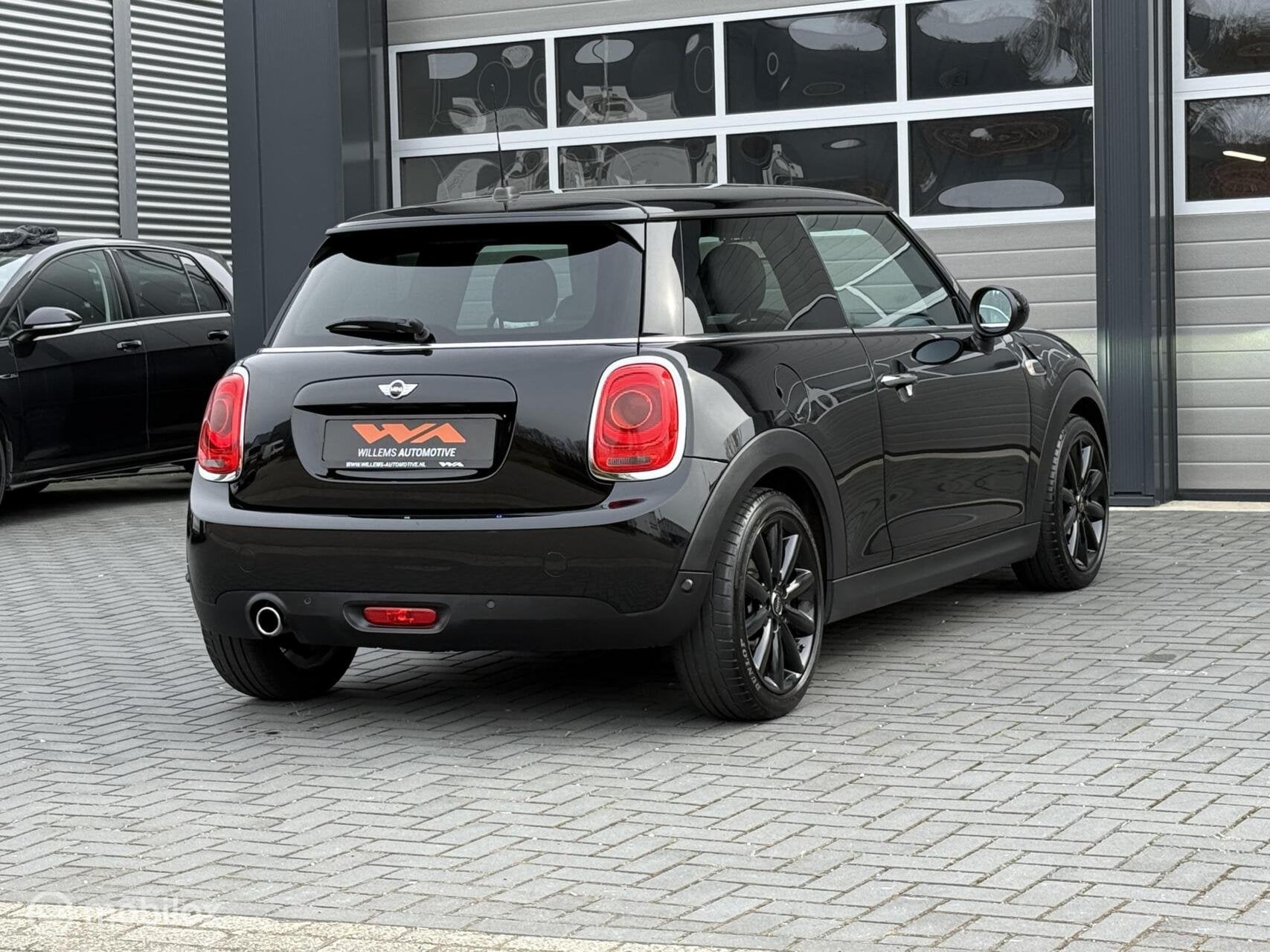 Mini 1.5 Cooper Harman Kardon-Led-Cruise-Ambient, 136 pk, Zwart, Leder en Stof, Zwart