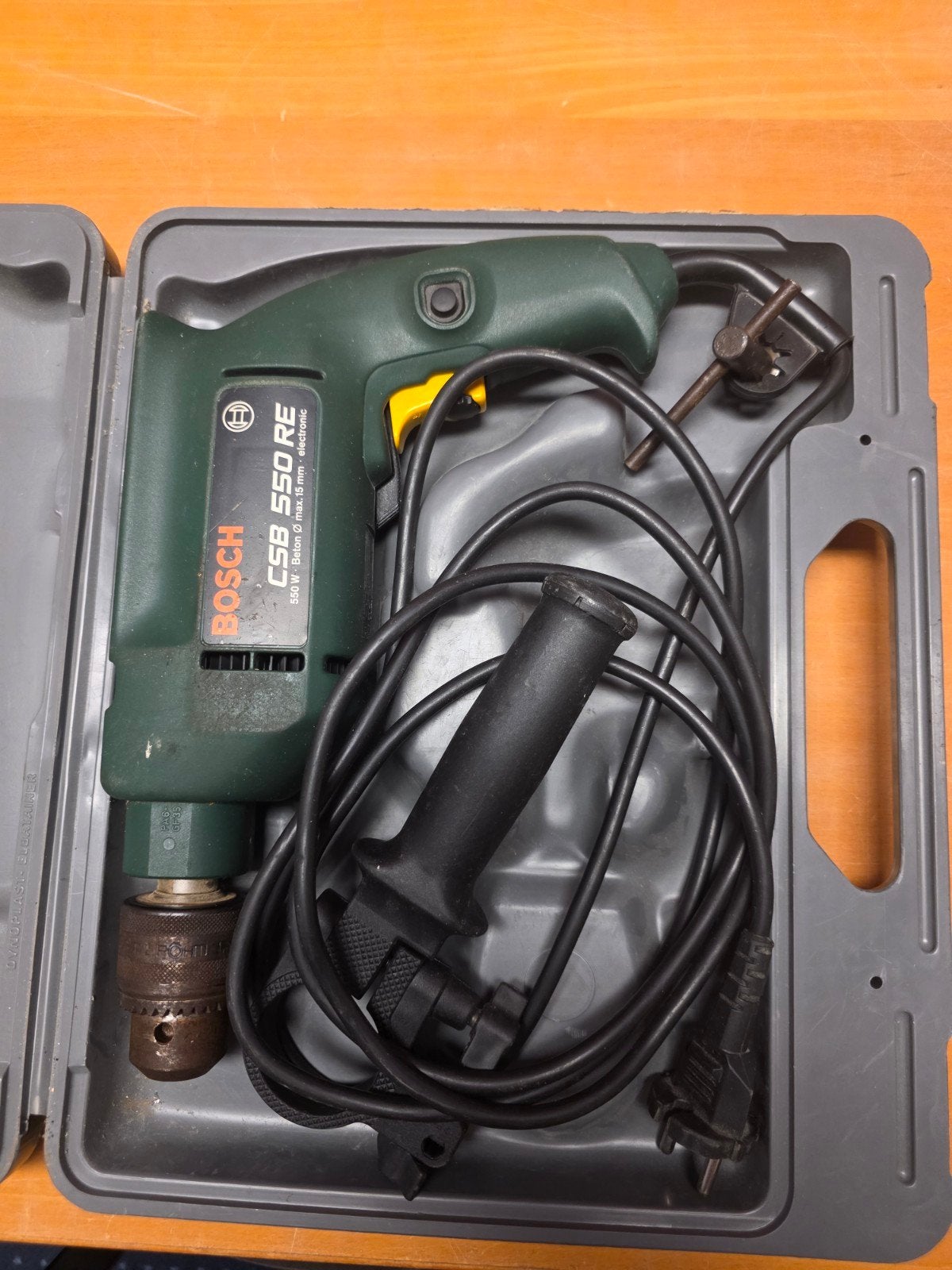 Bosch CSB 550 RE Klopboormachine met koffer, Boormachine, Gebruikt, Ophalen of Verzenden, Variabele snelheid
