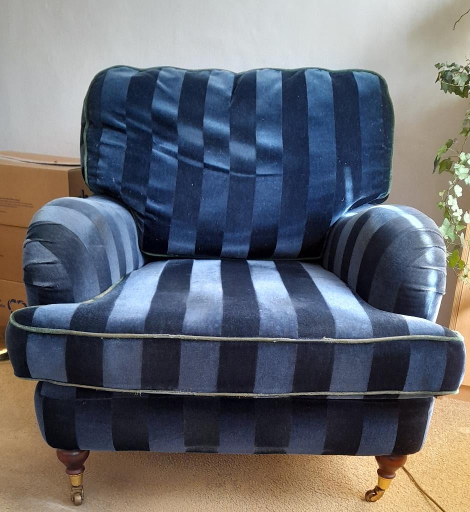 Engelse fauteuil stof fluweel blauw, zit heel comfortabel, Huis en Inrichting, Fauteuils, Ophalen, Gebruikt, 75 tot 100 cm, Stof