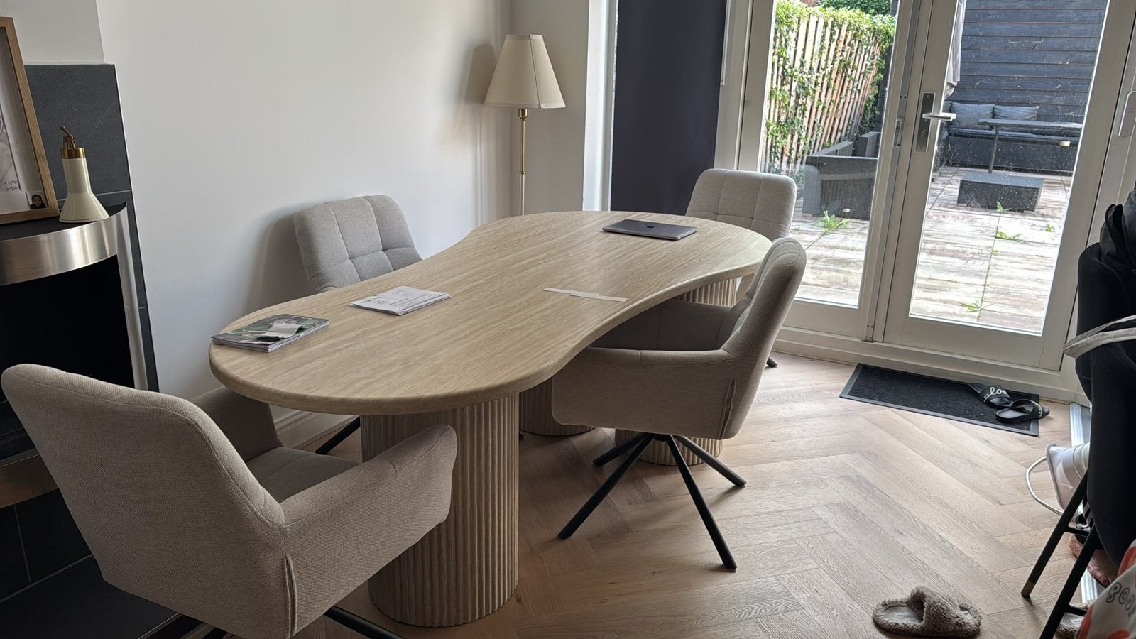 Stijlvolle ovale eettafel, Huis en Inrichting, Ophalen, 100 tot 150 cm, Zo goed als nieuw, 150 tot 200 cm