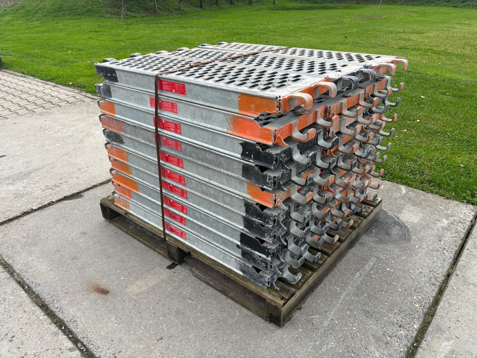 Layher Allround stalen vlonders / roosters 0.32x1.09m, Ophalen, Gebruikt, Overige typen, Minder dan 2 meter