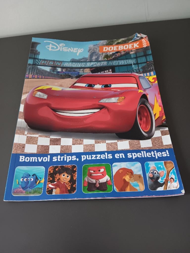 Disney doeboek met strips puzzels en spelletjes, Ophalen of Verzenden, Gelezen, Sprookjes