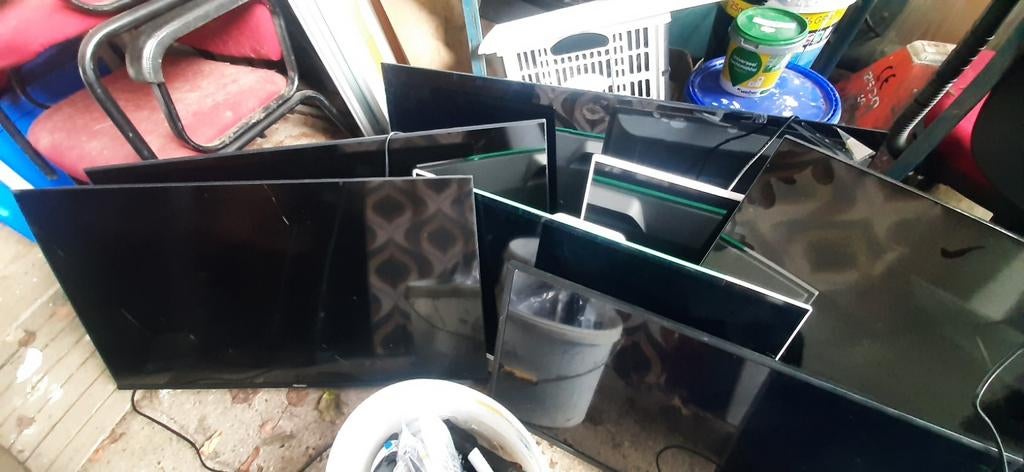 8x diverse televisies, schermen defect, Ophalen