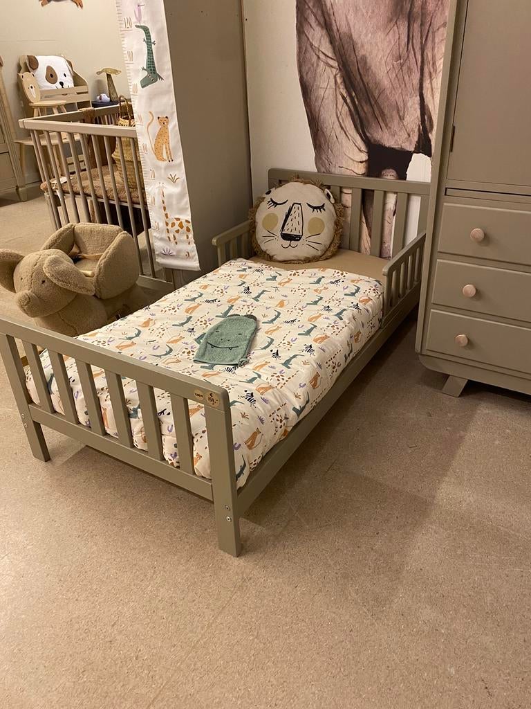 Peuterbed •Zoem• VAN €159 VOOR €129 !!, Ophalen, Info@juffrouw-kwast.nl, Gebruikt, 7443BS