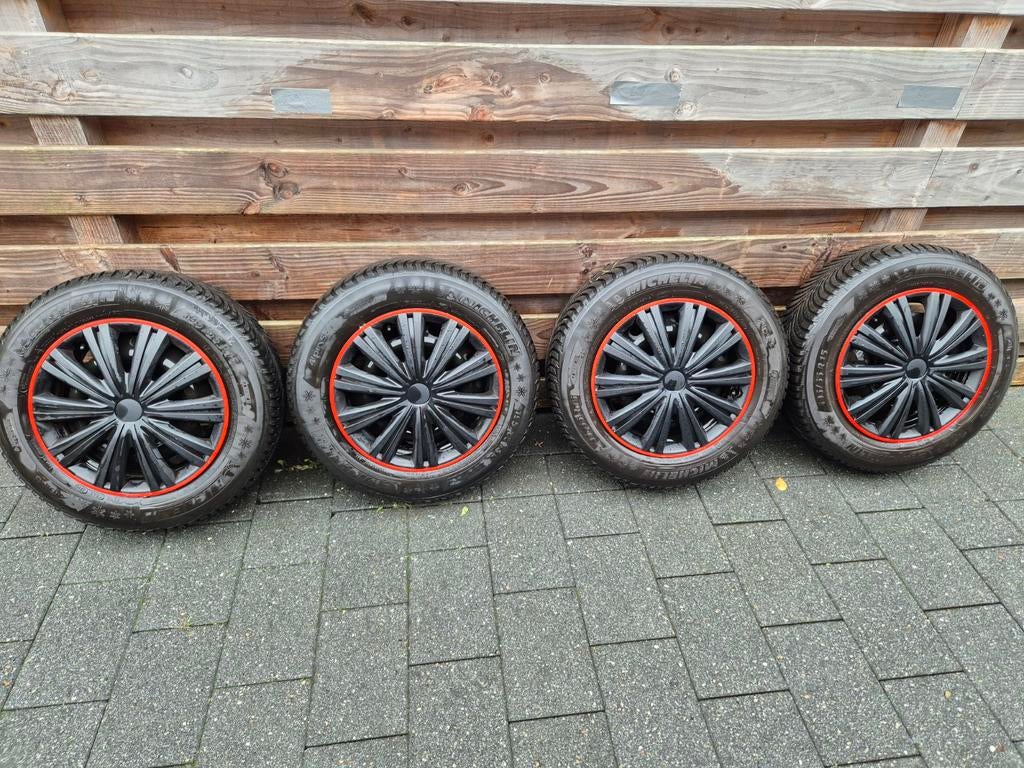 Peugeot 2008 stalen velgen met Michelin alpin5 winterbanden, Auto-onderdelen, Banden en Velgen, Ophalen, 15 inch, Winterbanden