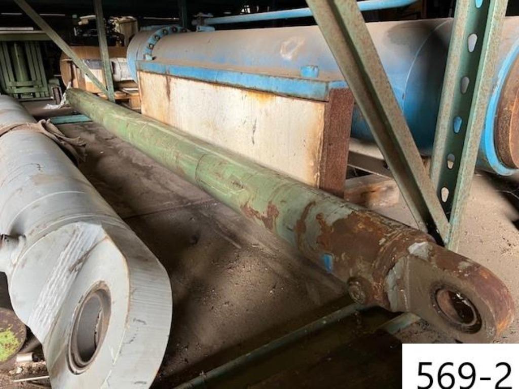 0569. Cilinder / hydraulisch / hydrauliek / met voet, Ophalen, Gebruikt