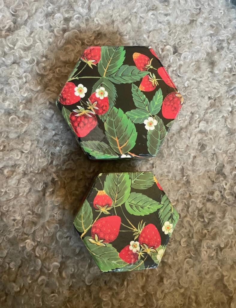 Vintage Kartonnen Bakjes met Aardbeien, Ophalen of Verzenden, Gebruikt, Minder dan 50 cm