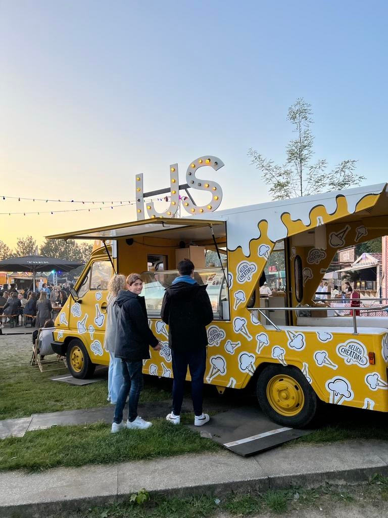 Foodtruck Oldtimer 1983 renault verkoopwagen / ijswagen, Ophalen
