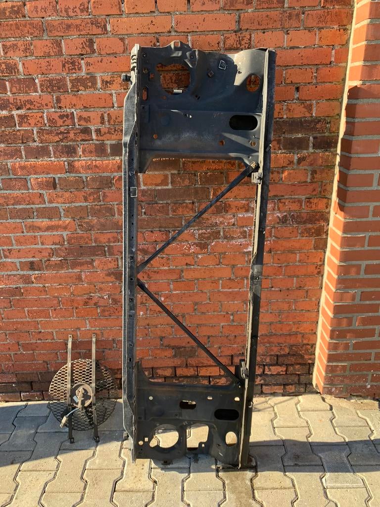 Radiator support Chevrolet GMC truck. C10 C20 C30, Auto-onderdelen, Ophalen of Verzenden, Gebruikt, Voor, Chevrolet