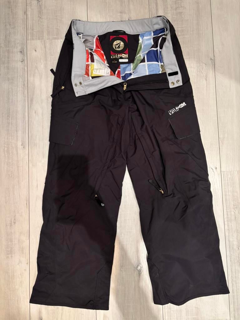 Volcom Nimbus snowboard broek, maat M, kleur zwart, Ophalen, Zo goed als nieuw, Broek