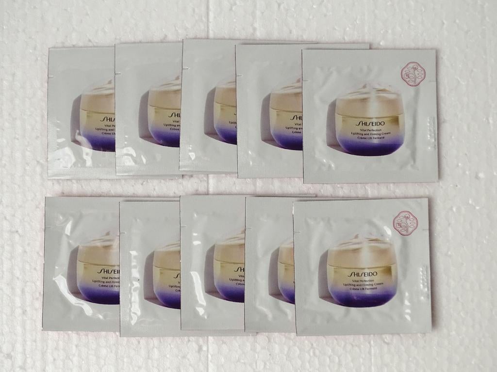 Shiseido Vital Perfection Uplifting Firming Cream (20 proefj, Sieraden, Tassen en Uiterlijk, Uiterlijk | Gezichtsverzorging, Ophalen of Verzenden
