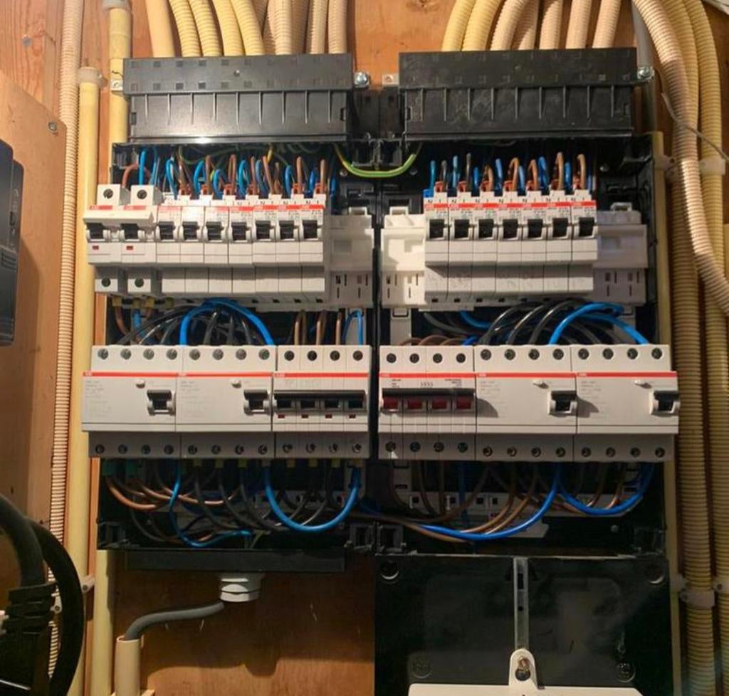 Elektriciën | groepenkast aanpassen | zonnepanelen| laadpaal, Diensten en Vakmensen, Elektriciens, 24-uursservice