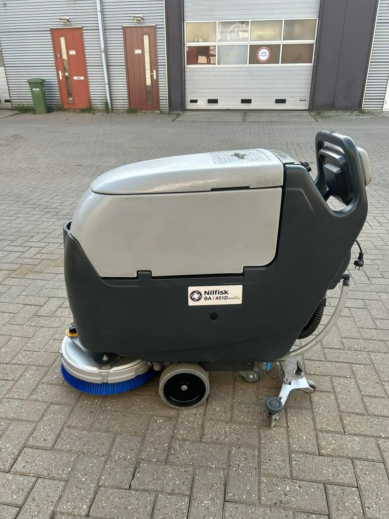 Schrobmachine Nilfisk BA 451 D, Doe-het-zelf en Verbouw, Reinigingsmachines, Ophalen of Verzenden, Zo goed als nieuw