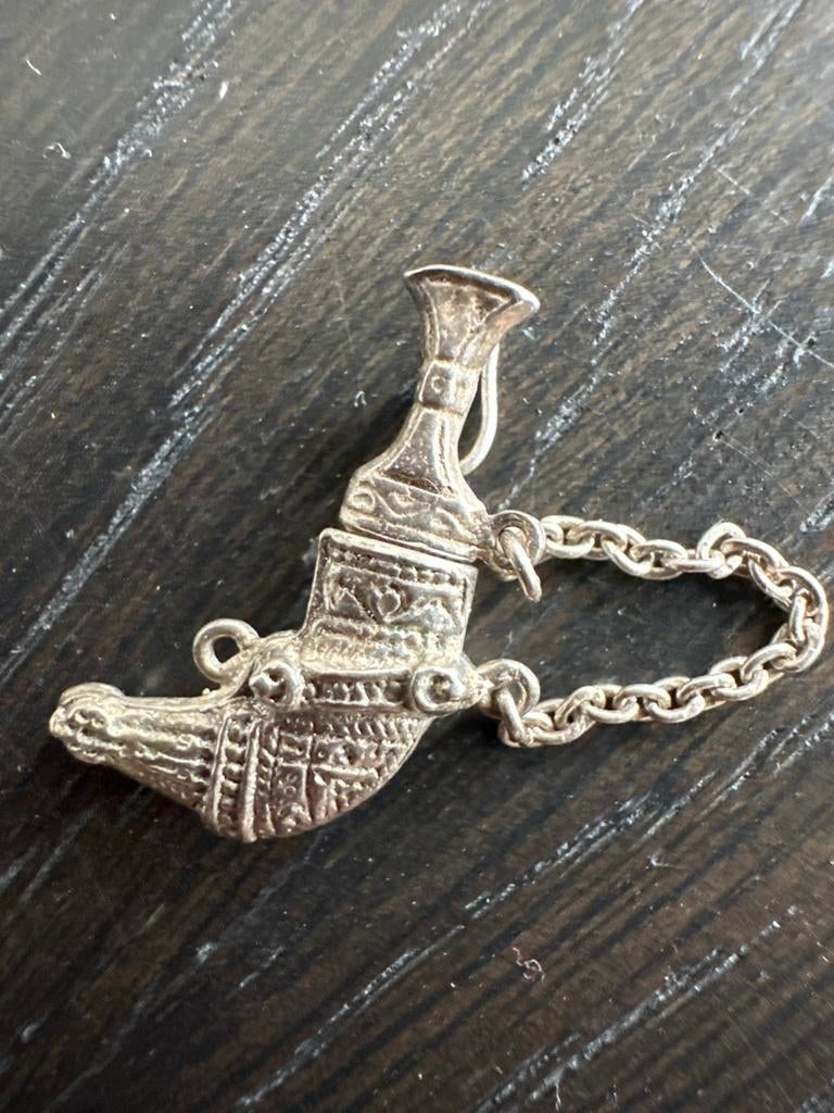 Vintage Arabische Jambiya Zilveren Hanger geheel van zilver, Sieraden, Tassen en Uiterlijk, Bedels, Gebruikt, Overige merken, Zilver