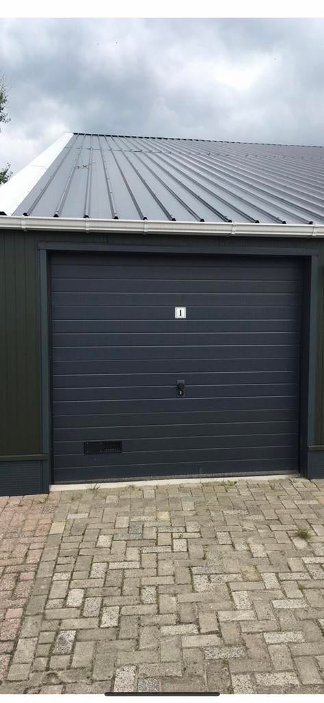 Opslagruimte garagebox 3.2 x 8  geïsoleerd per direct bes, Auto diversen, Autostallingen en Garages