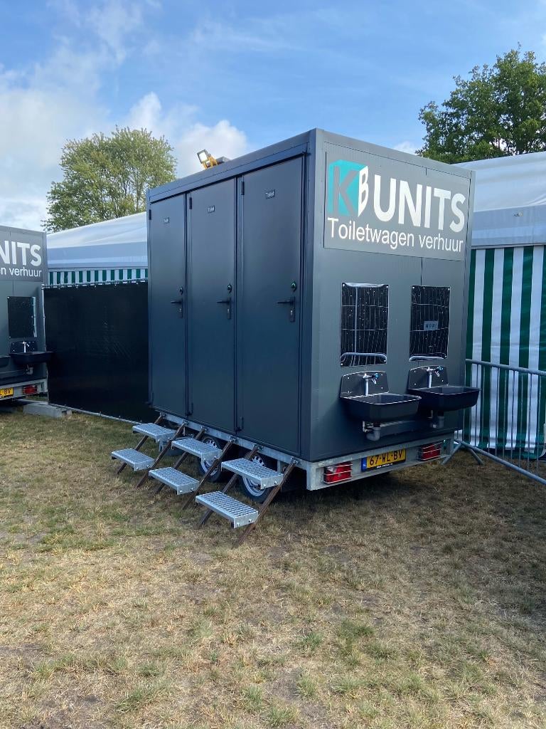 Te huur toiletwagen met 3 toiletten en 2 wastafels buitenz., Ophalen, Nieuw, Overige