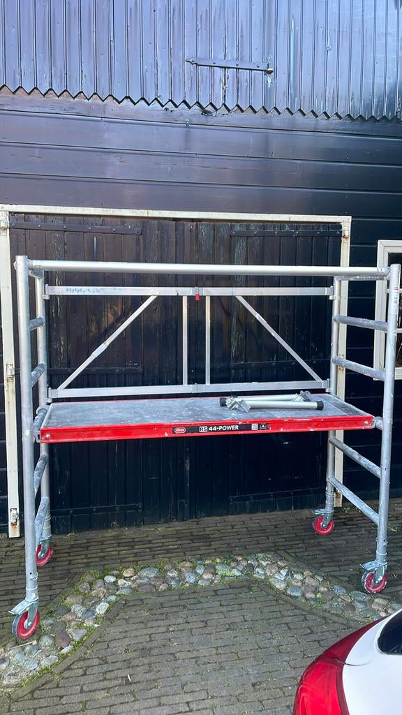 Te huur: Altrex RS 44 power kamersteiger, rolsteiger., Doe-het-zelf en Verbouw, Steigers, Ophalen of Verzenden, Zo goed als nieuw
