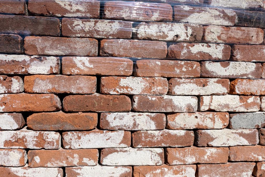 Antieke rode gebikte vormbak metselstenen 1 partij 50M2 22x5, Ophalen of Verzenden, Gebruikt, Bakstenen