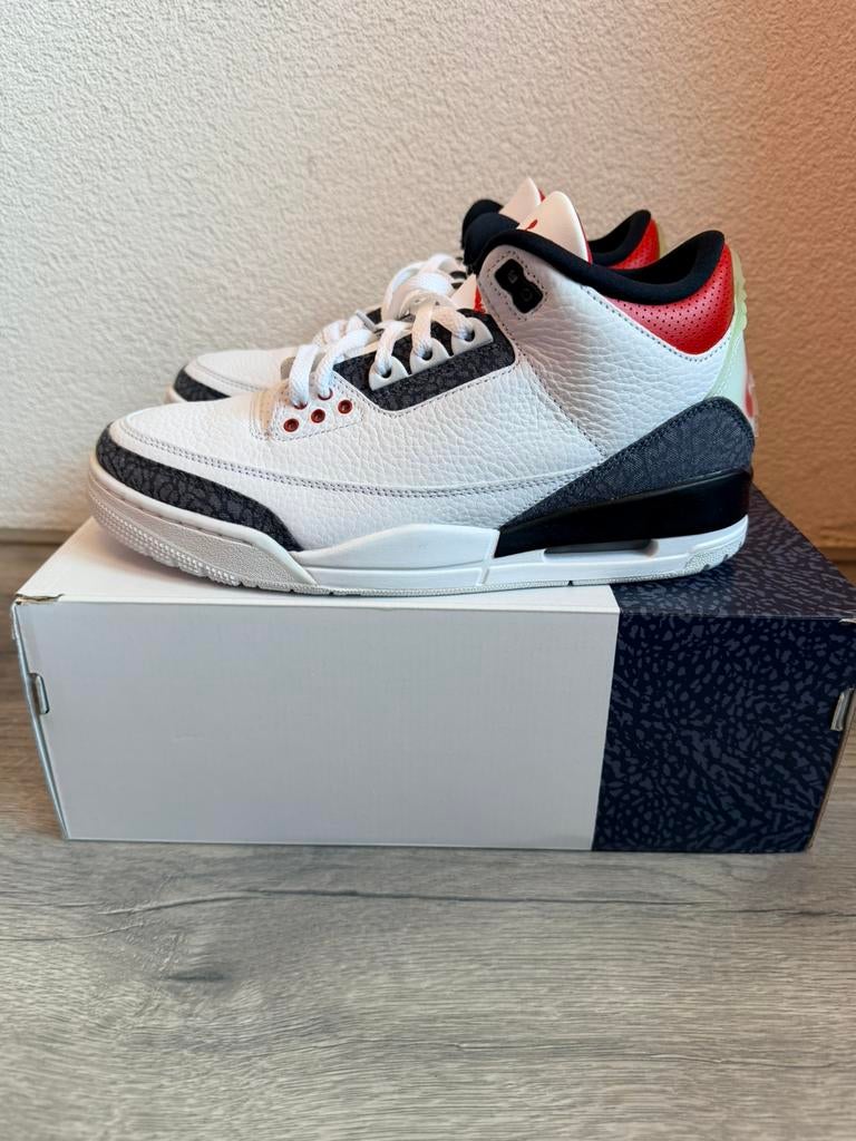 Jordan 3 Retro SE Fire Red Denim US9 EU 42.5 Nieuw, Wit, Nieuw, Ophalen of Verzenden, Sneakers of Gympen