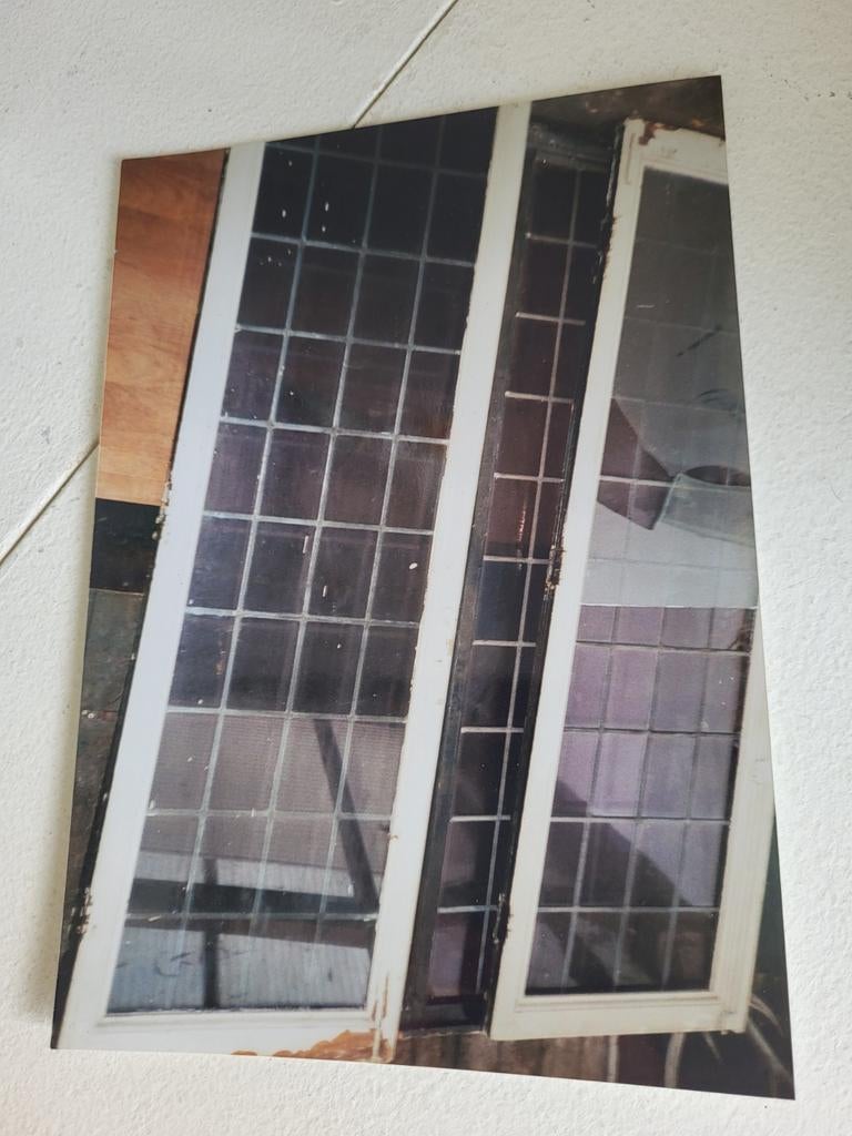 Oude deuren met glas in lood, oud rose/lila. Zie foto, Ophalen of Verzenden, Gebruikt, Gevelraam of Ruit, Glas in lood