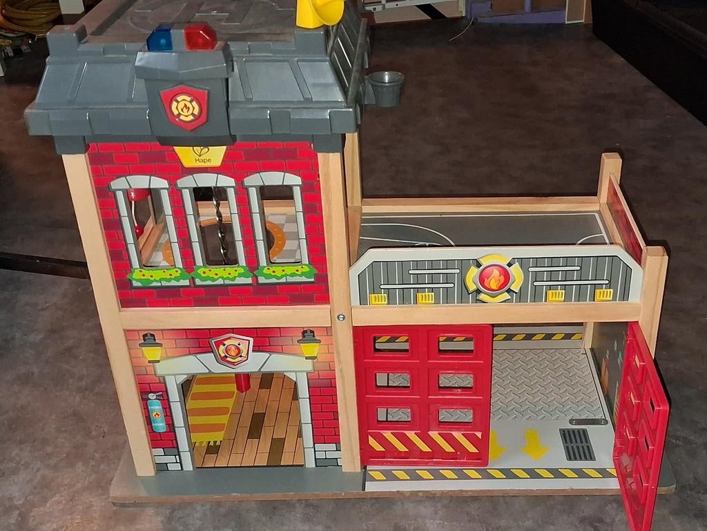 Houten Brandweerkazerne - Niet Compleet, Ophalen, Gebruikt, Poppenhuis