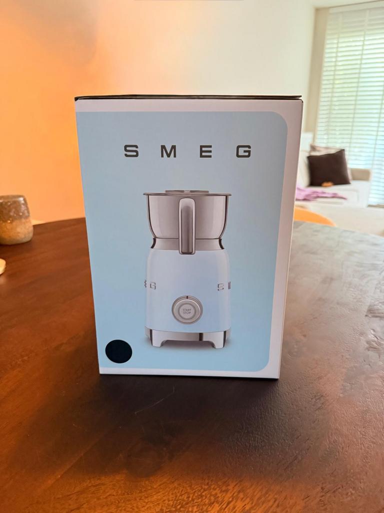 SMEG melkopschuimer zwart – nieuw in doos, Witgoed en Apparatuur, Melkopschuimers, Ophalen, Zo goed als nieuw