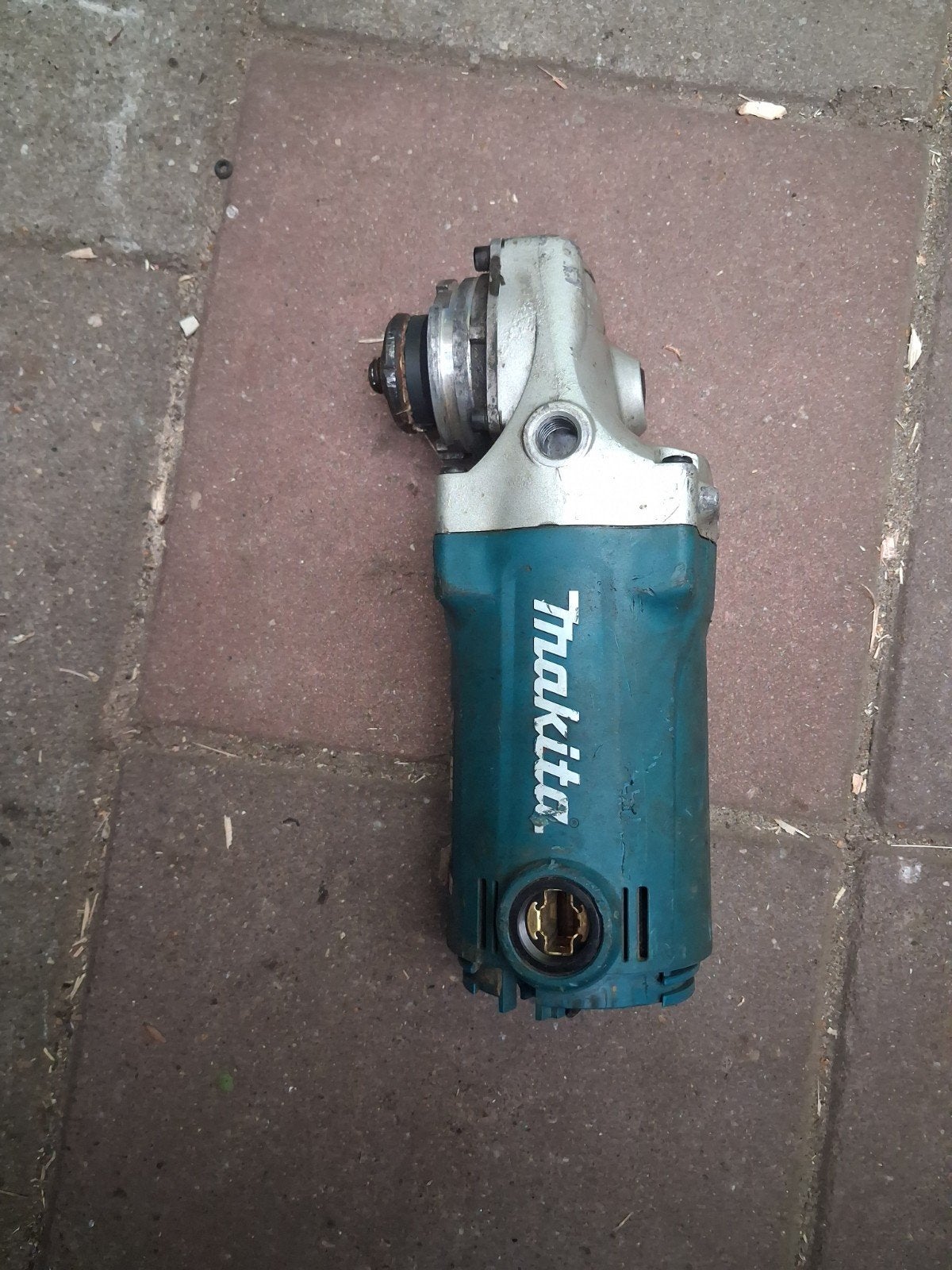 makita GA9050 230V, Ophalen of Verzenden, Gebruikt, 1000 watt of meer, Haakse handslijpmachine