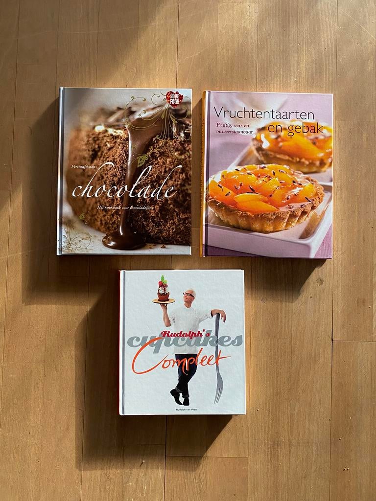 Kookboeken: Chocolade - Vruchtentaarten - Cupcakes, Boeken, Kookboeken, Zo goed als nieuw, Taart, Gebak en Desserts, Ophalen