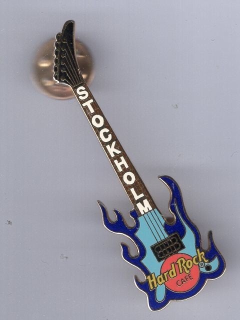 Hardrock cafe Stockholm email gitaar PIN ( BLAD2_272), Verzenden, Zo goed als nieuw, Transport, Speldje of Pin