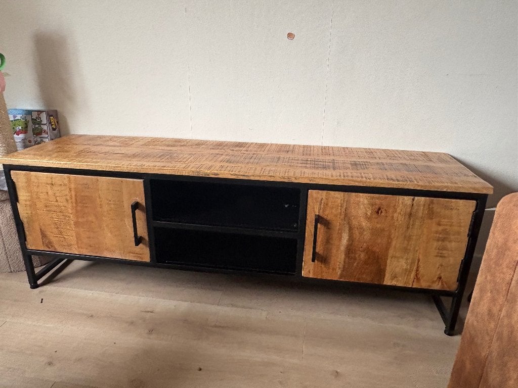 TV-meubel van mangohout en metaal, 4 jaar oud, Gebruikt, 100 tot 150 cm, Minder dan 100 cm, Industrieel