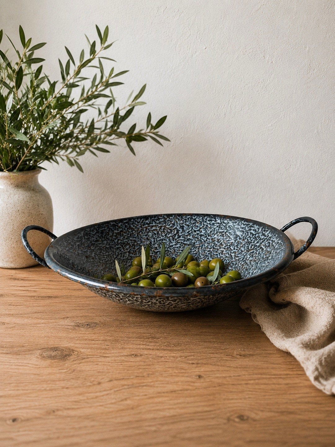 Grote vintage emaille schaal met handgrepen diameter 33 cm, Overige materialen, Gebruikt, Schaal, Rond