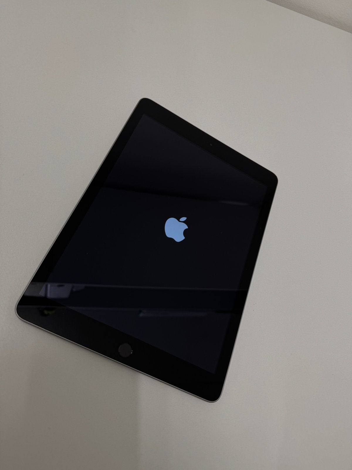 iPad 5e Generatie 32GB Silver, Gebruikt, 32 GB, Apple iPad, Wi-Fi