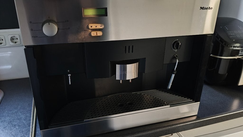 Miele CVA620, Witgoed en Apparatuur, Koffiezetapparaten, Ophalen, Afneembaar waterreservoir, Koffiemachine, Koffiebonen