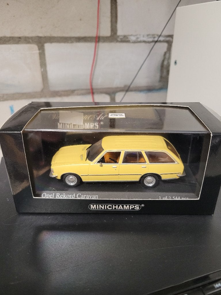 opel rekord caravan 1975 yellow minichamps 1:43, Ophalen of Verzenden, Zo goed als nieuw, Auto, MiniChamps