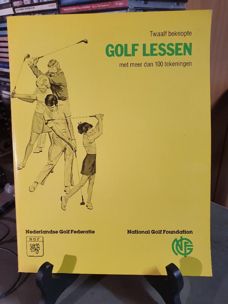 Twaalf beknopte Golf lessen met meer dan 100 tekeningen, Ophalen, Zo goed als nieuw, Balsport