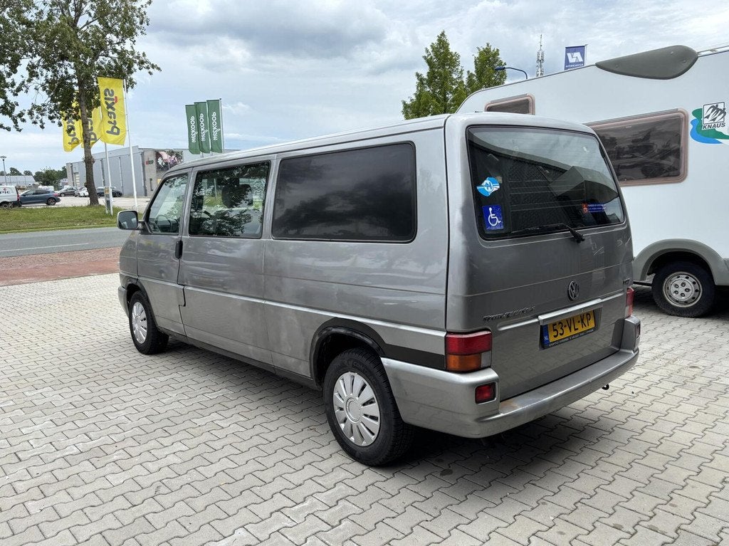 Volkswagen Transporter 2.5 TDI AUTOMAAT AIRCO invalide LIFT, Auto's, Bestelauto's, Stof, Gebruikt, Volkswagen, Bedrijf