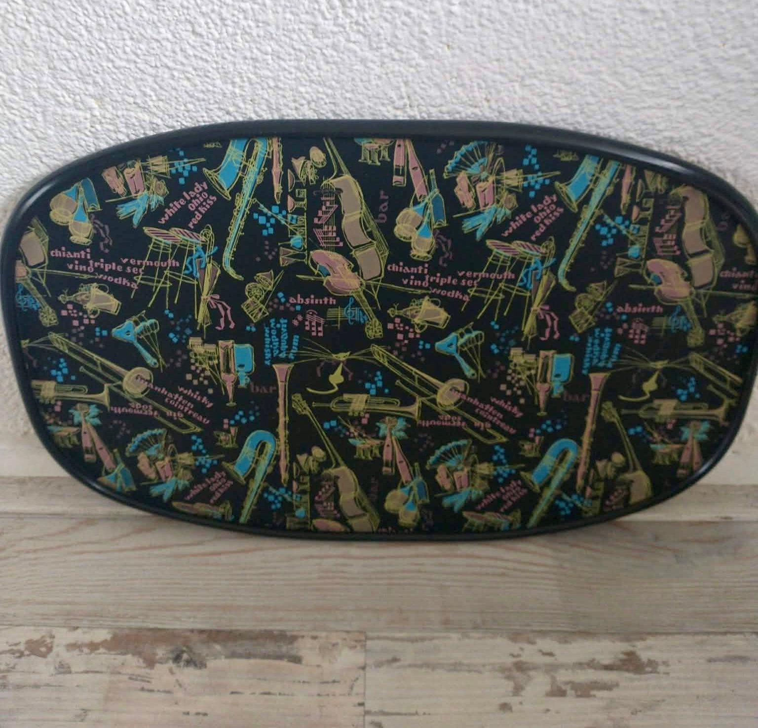 Vintage dienblad met muziekinstrumenten en cocktailprint, Overige materialen, Gebruikt, Ophalen of Verzenden, Dienblad