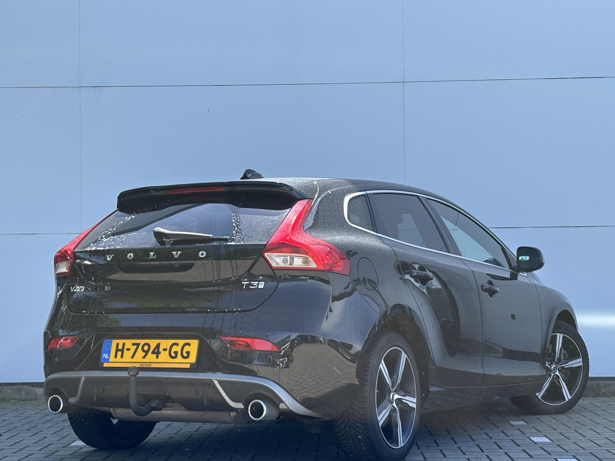 Volvo V40 1.5 T3 Polar+ Sport | Harman Kardon | Panoramadak, Euro 6, 4 cilinders, 700 kg, Zwart