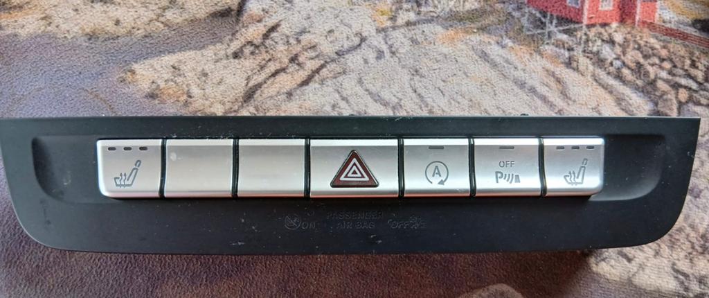 Mercedes CLA bedieningspaneel / knoppenpaneel middenconsole, Auto-onderdelen, Ophalen of Verzenden, Gebruikt, Mercedes-Benz